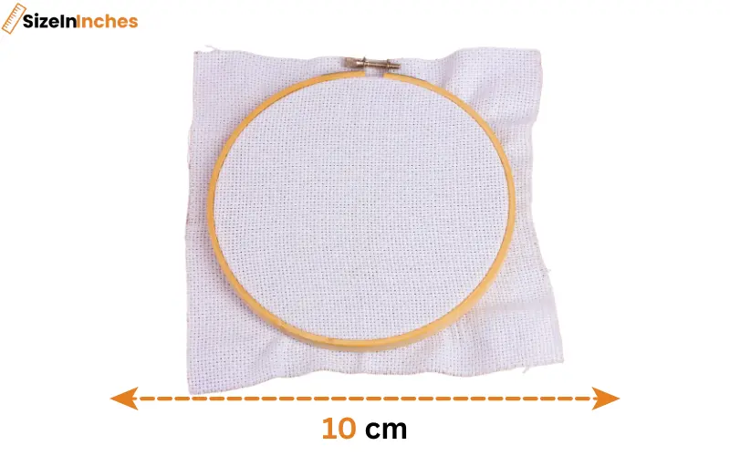 how big is 10 cm