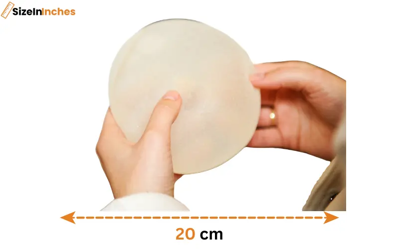 how big is 20 cm