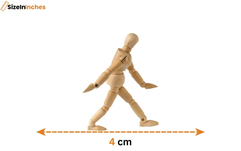 how big is 4 cm